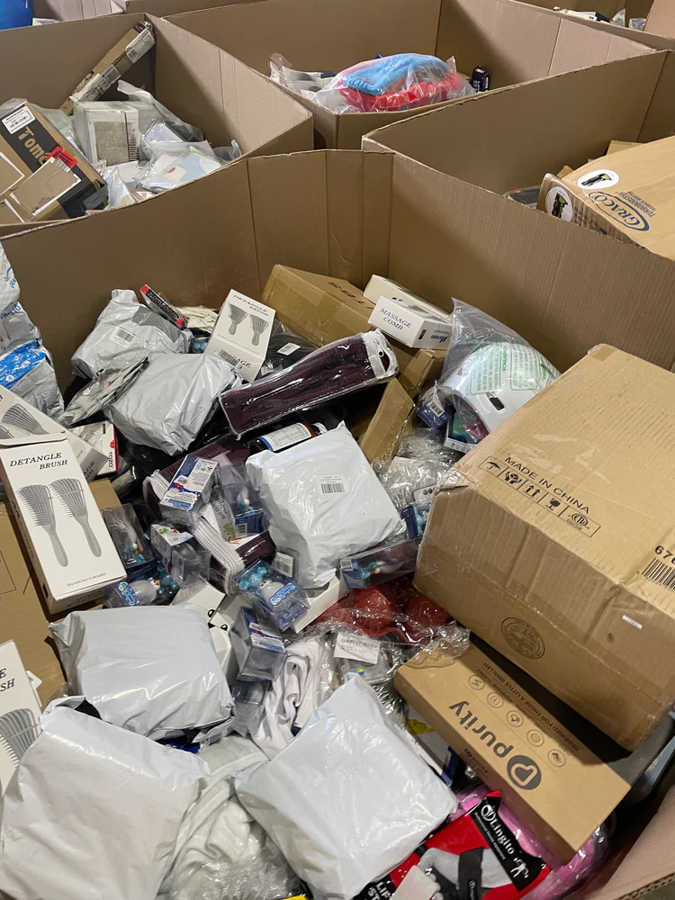 Amazon Liquidation Bin Stores - Image 6